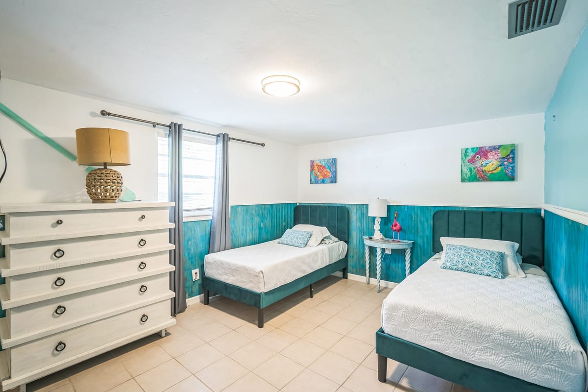 Comfortable coastal bedroom